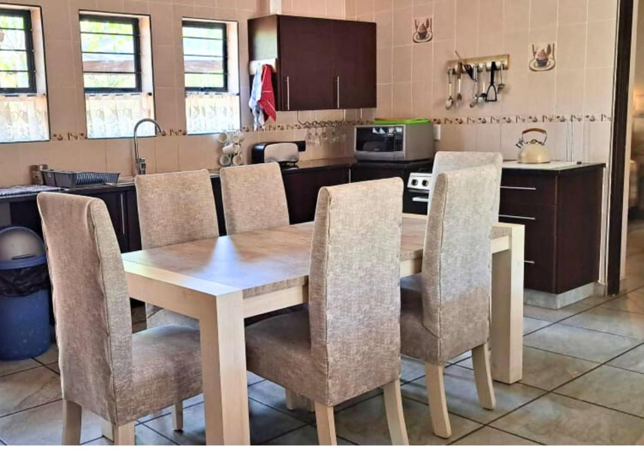 Lion King Villa Marloth Park Luaran gambar